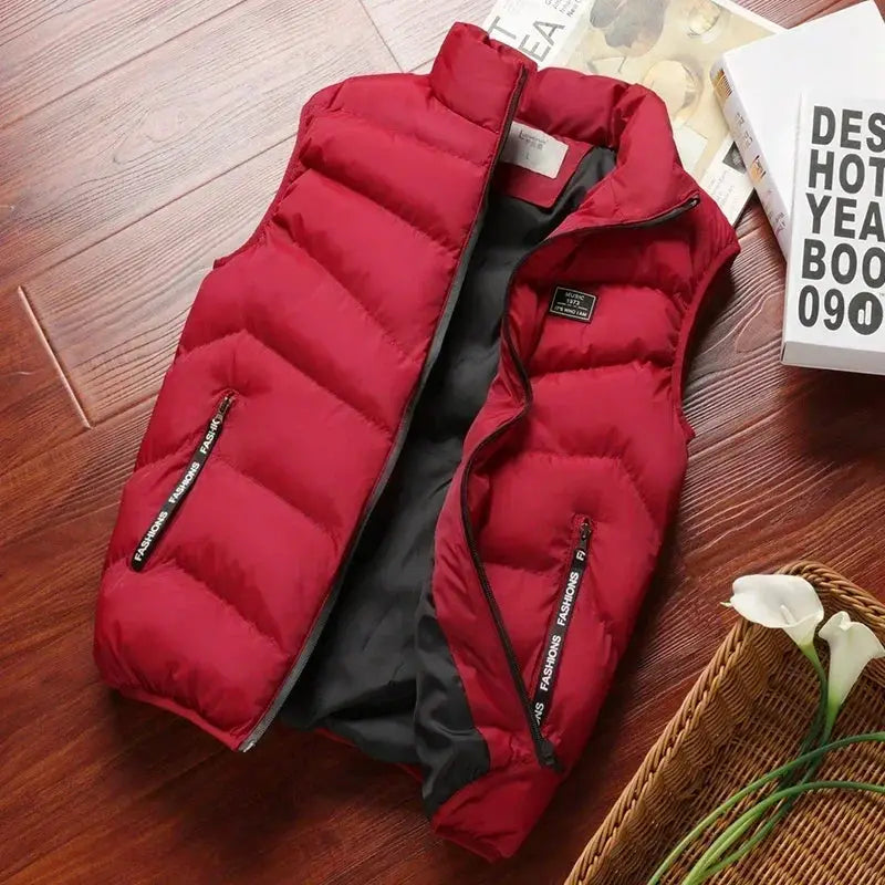 Men's red puffer sleeveless vest with zip pockets and black lining, Simples Market