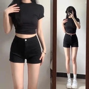 Simples Market black high-waisted women's casual shorts; slim, ultra-short style