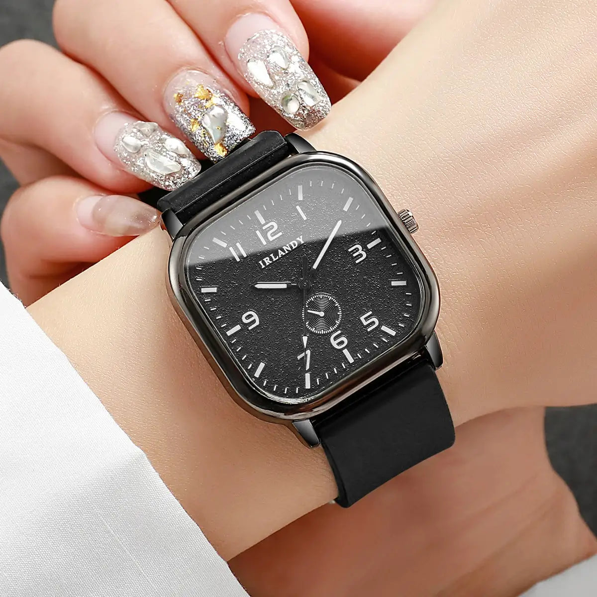 Fashion square women's watch with black silicone strap and IRLANDY dial