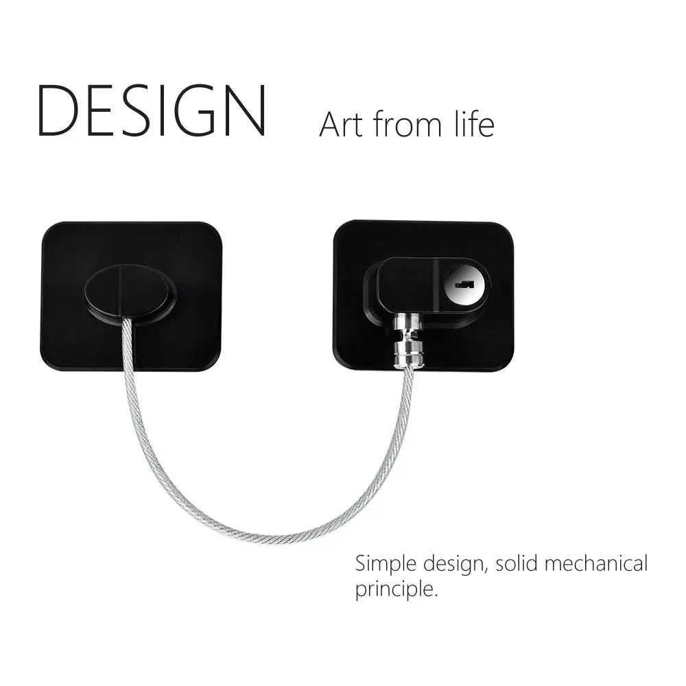 Baby safety lock for windows and refrigerators by Simples Market; black plates linked by a metal cable with a lock.