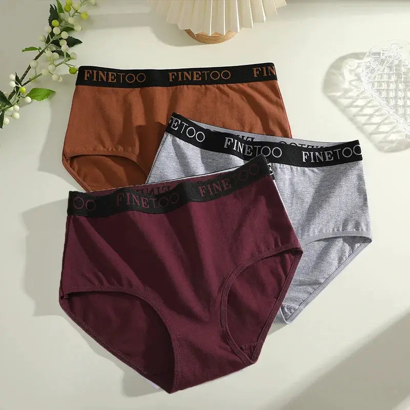 Finetoo 3-pack women's cotton briefs with breathable cotton and black Finetoo waistband in burgundy, brown and gray