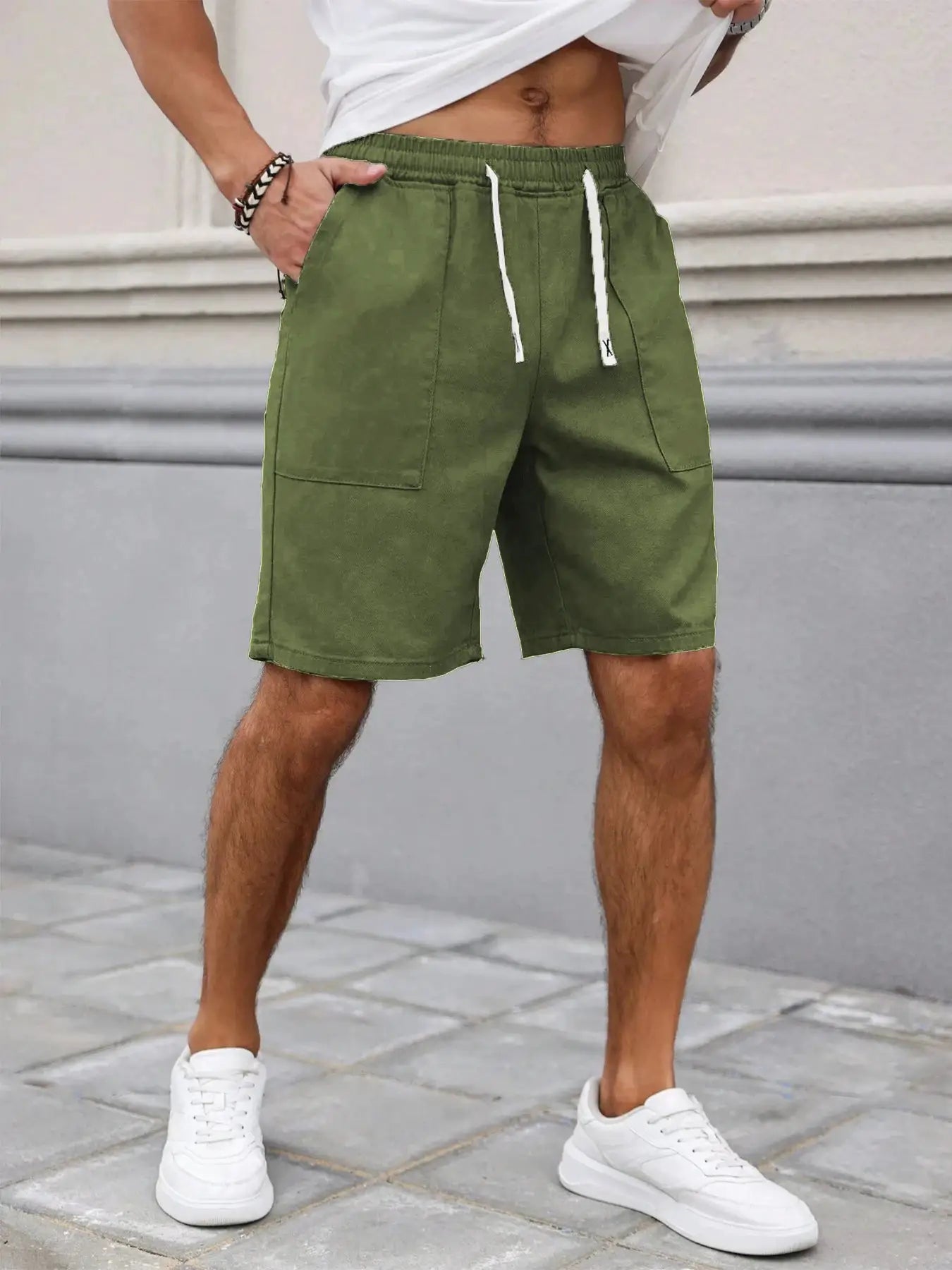 Simples Market men's olive green cargo shorts with drawstring, mid-length, solid color