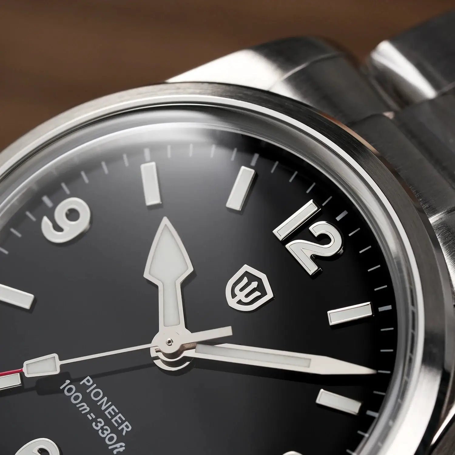 Watchdives WD1960S V2 stainless steel wristwatch with black dial, sapphire crystal, and sweep-second hand
