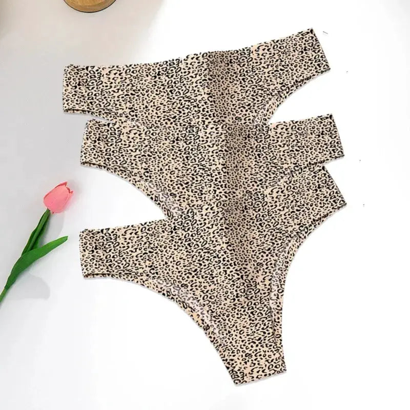3-pack leopard print seamless thongs for women in ice silk fabric