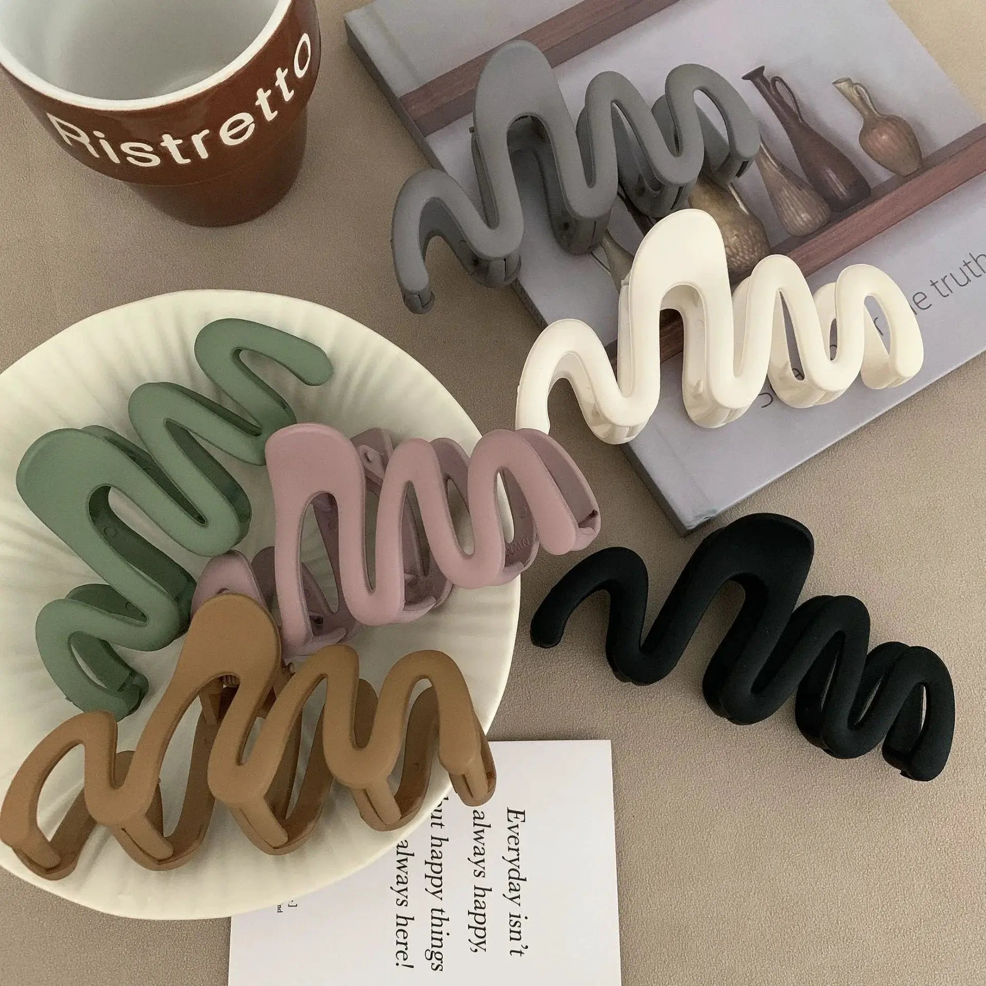 Trendy Matte Curve Hair Claw Clip Large Shark Crab Clip For Women With Secure Hold For Back Of Head Styles