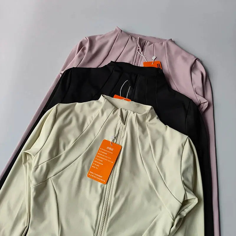 AeroFlex Ladies Slim Fit Zip Sports Jacket With Breathable Warmth For Cold Weather Workouts