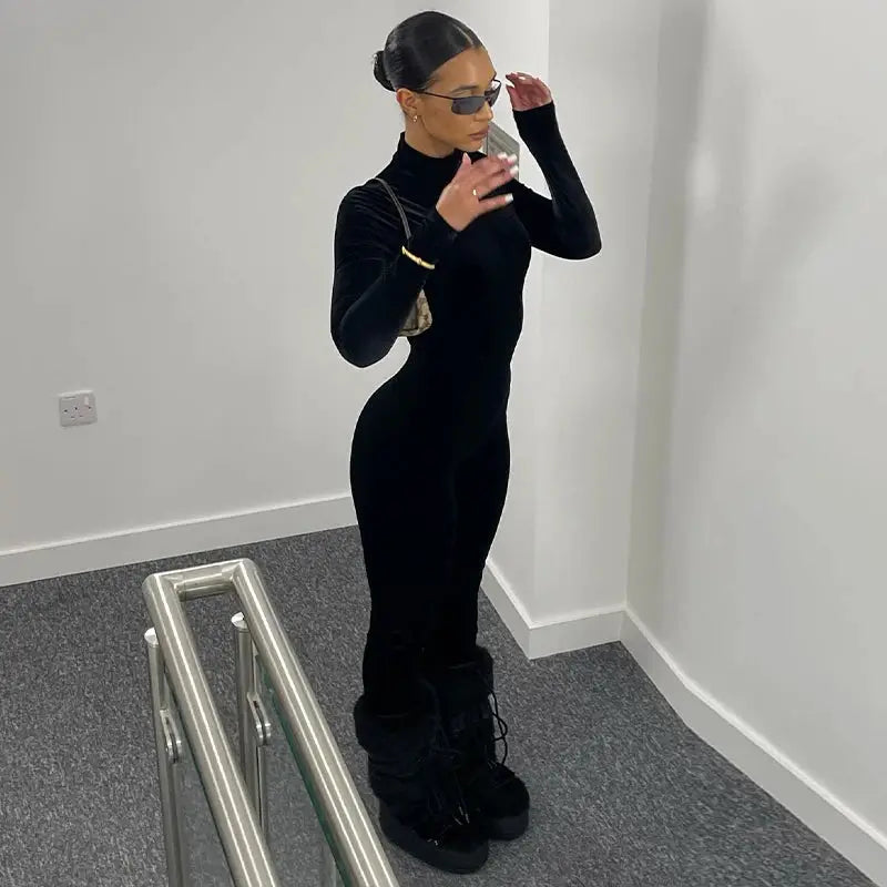Dulzura Velvet O-neck long-sleeve jumpsuit by Simples Market, black bodycon romper with zipper details