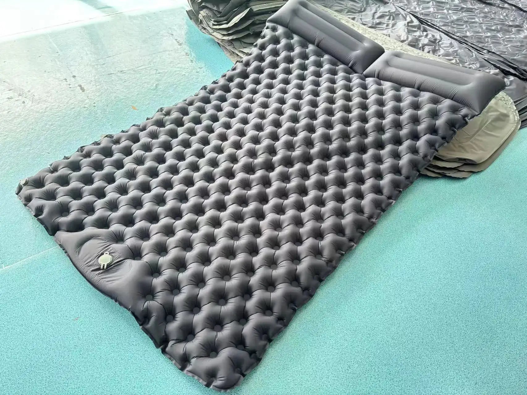 Double camping air mattress with built-in pump by Simples Market; black, waterproof, thickened for outdoor travel.