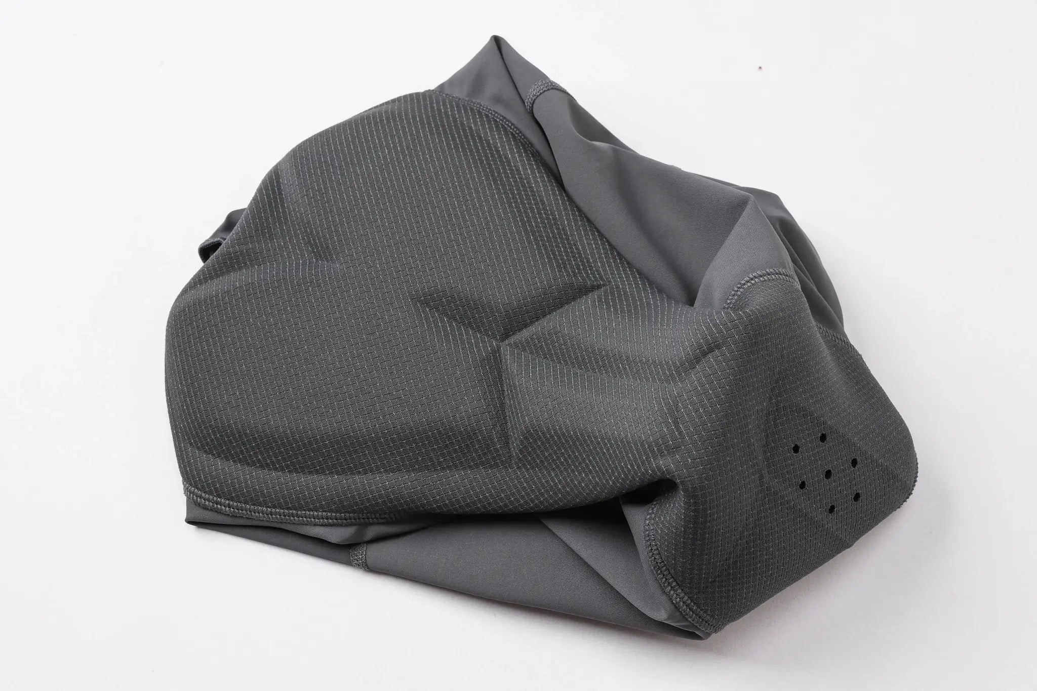 YKYWBIKE cycling bib shorts; dark gray pinstriped fabric close-up by Simples Market