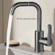 Simples Market 360° swivel basin faucet with single lever, matte black finish.