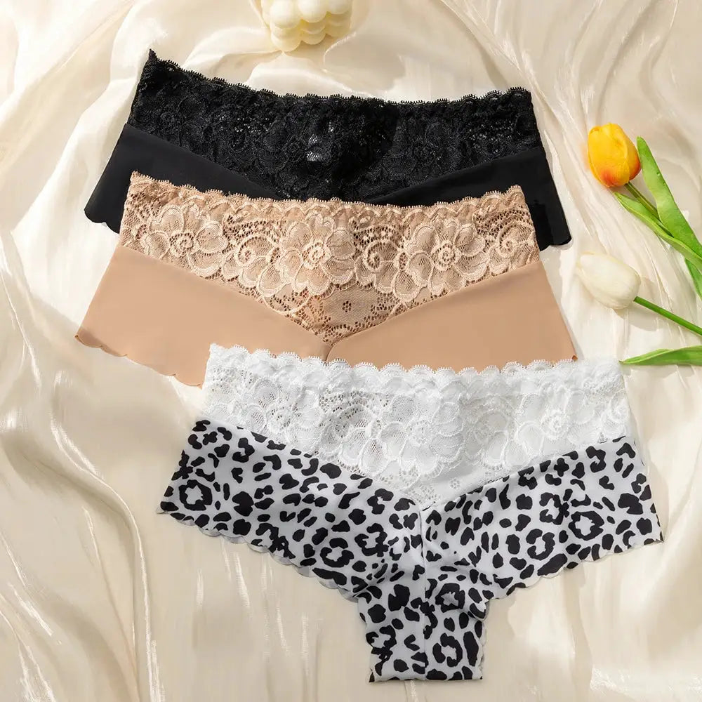 Women's lace panties set, 5 pieces in black lace, black solid, nude lace, white lace, leopard print by Simples Market