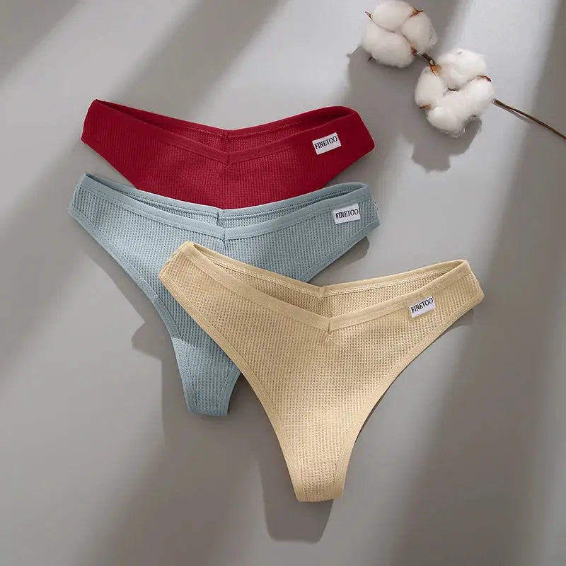 3-pack waffle cotton thong panties by FINETOO in red, light blue and beige with V-waist