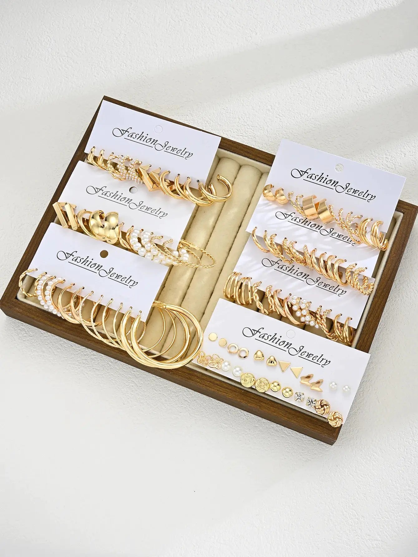 Fashion Geometric Gold Earring Set for Women Vintage Pearl Twist C Shaped Hoops Everyday Party Jewelry