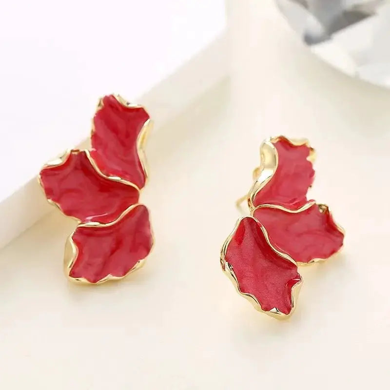 Gold Plated Irregular Back Earrings With Cream Flower Detail Heavy Design Fashion Jewelry Ideal Family Gift