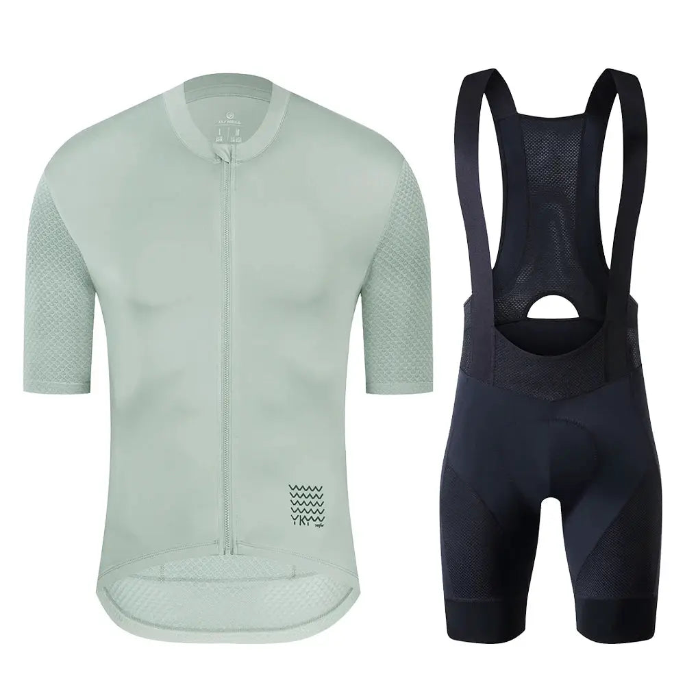 YKYWBIKE two-piece cycling jersey set by Simples Market; mint green short-sleeve zip jersey and black bib shorts.