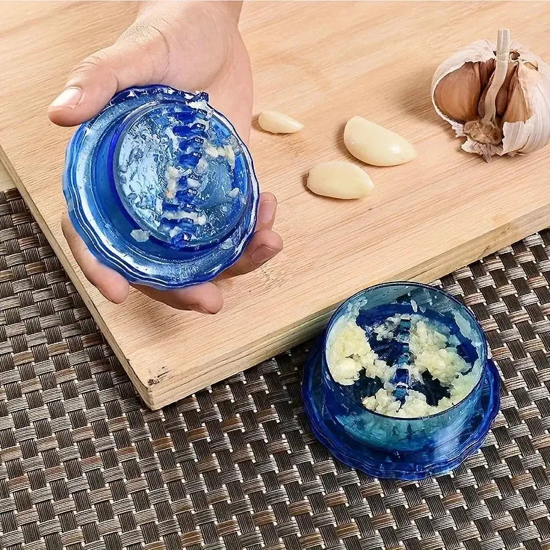 Manual Portable Garlic Crusher Twist Kitchen Gadget for Crushing Garlic and Ginger Easy to Use and Clean