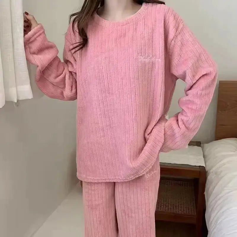 VelvetEase Winter Womens Pajamas Homewear Set Padded Coral Velvet For Extra Warmth