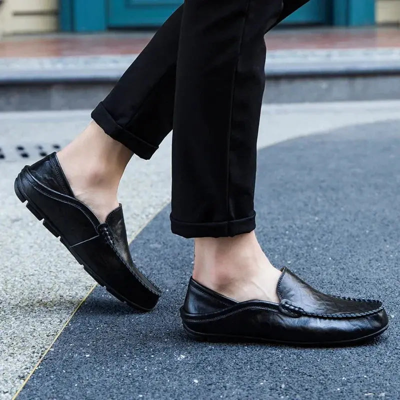 Men's black genuine leather loafers, casual slip-on moccasins by Simples Market