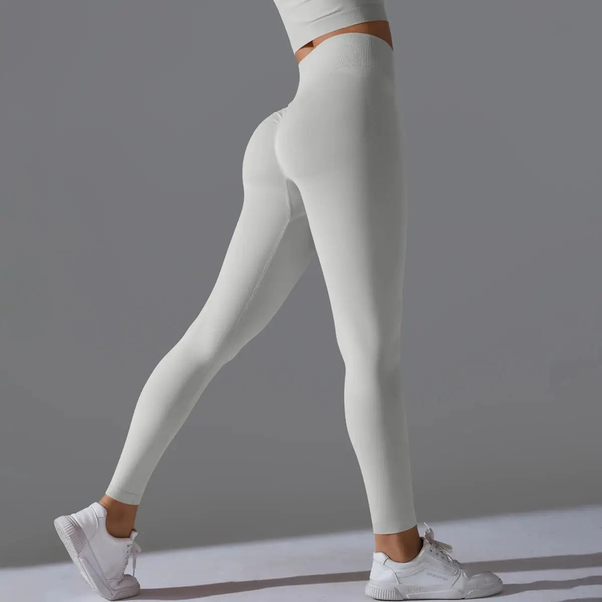 Simples Market women's seamless yoga leggings, white, high-waist tummy control with scrunch butt lift.