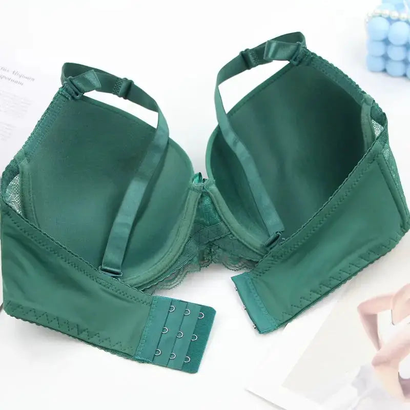 DaiNaFang push-up breathable bra by Simples Market, green with lace trim and adjustable straps