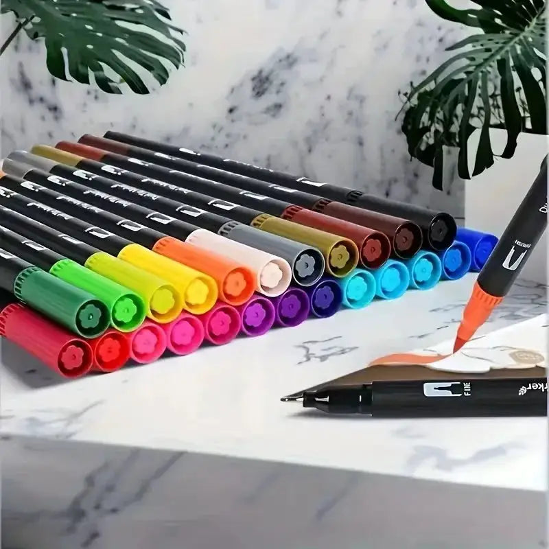 Simples Market vibrant double-ended watercolor markers, 24-color set with durable plastic bodies for drawing and crafts