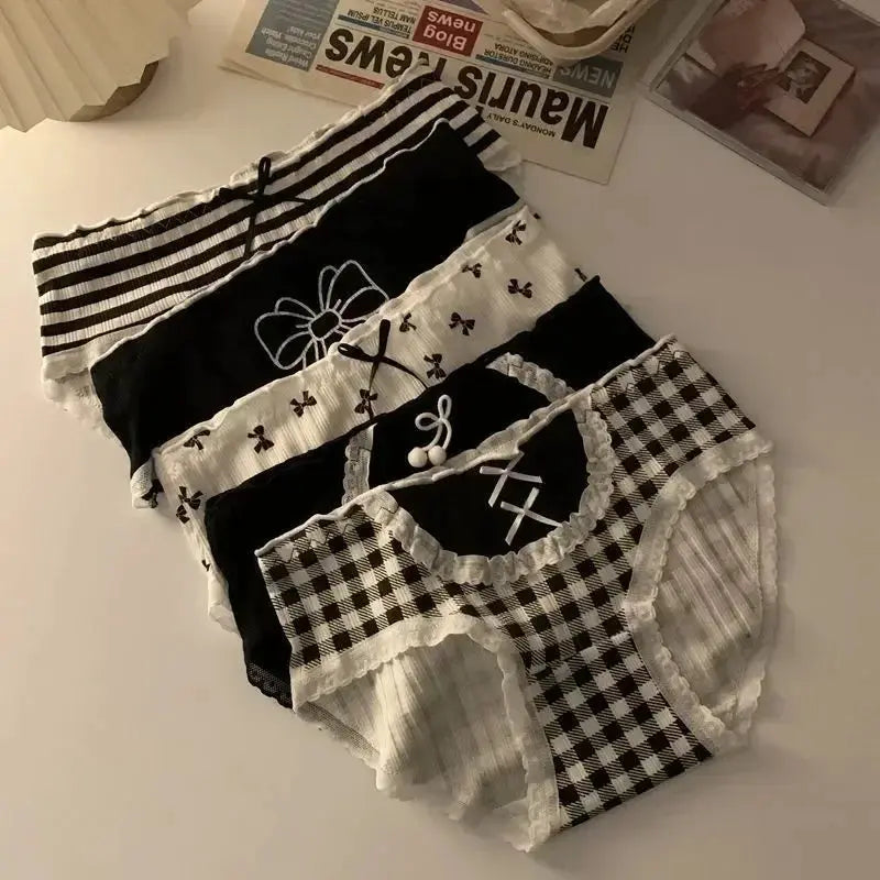 3-pack cotton seamless panties for women by Simples Market; mid-rise with black-white butterfly, striped and gingham patterns