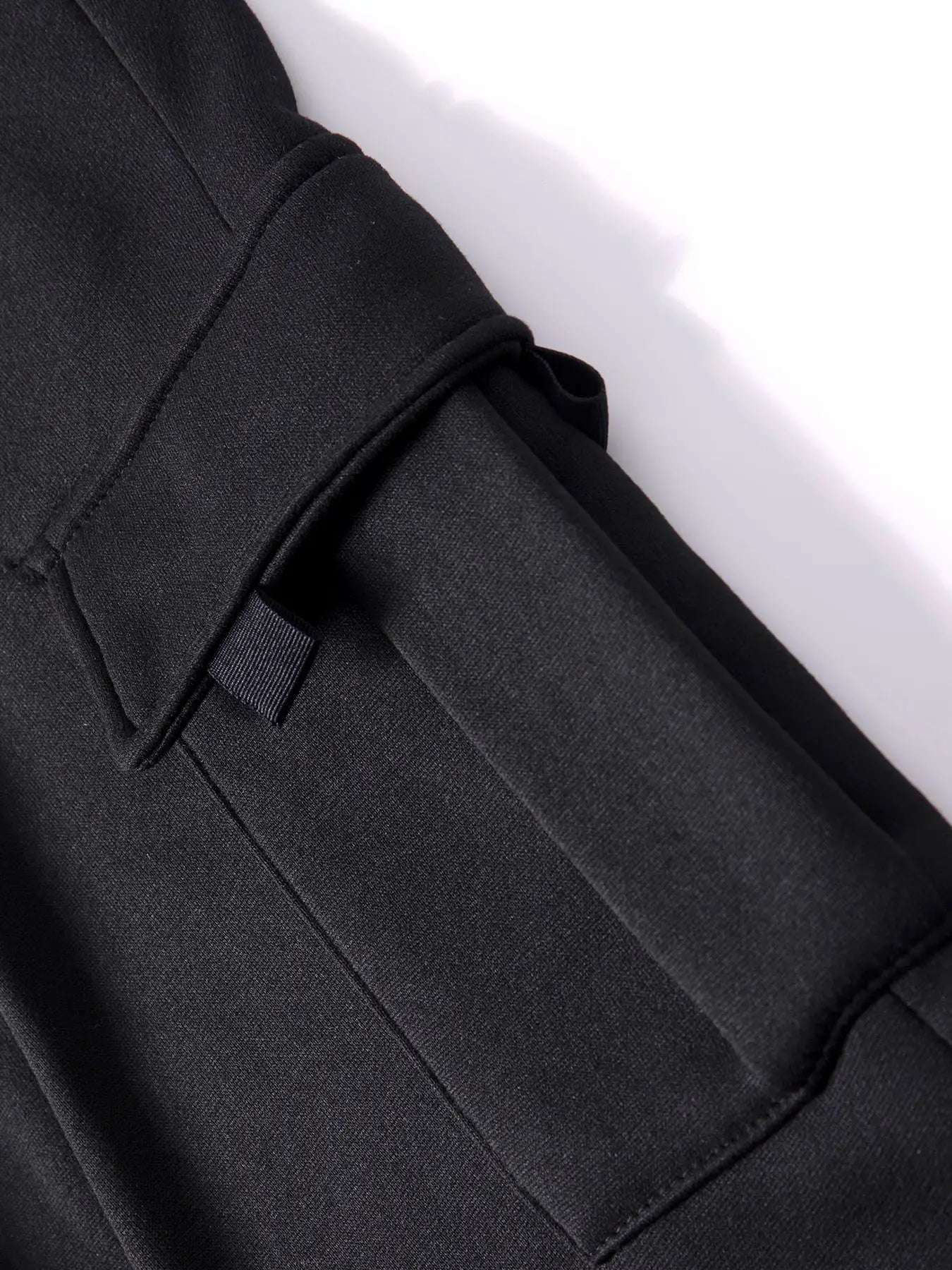 Simples Market men's black sweatpants, straight-fit joggers with drawstring and multiple pockets.