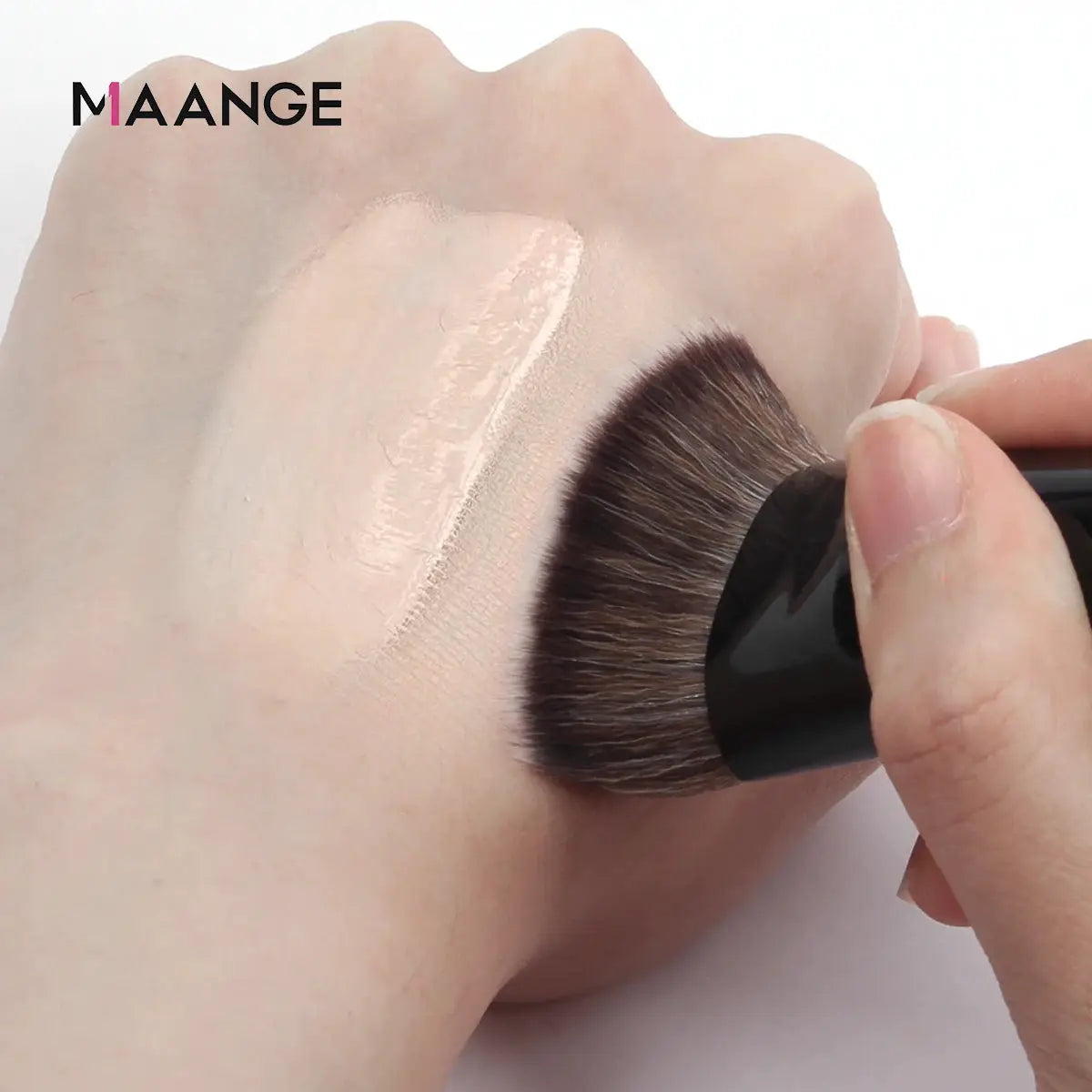 Maange Flat Round Tube Head Foundation Brush For Foundation Concealer Blush Powder Soft Synthetic Bristles Wooden Handle