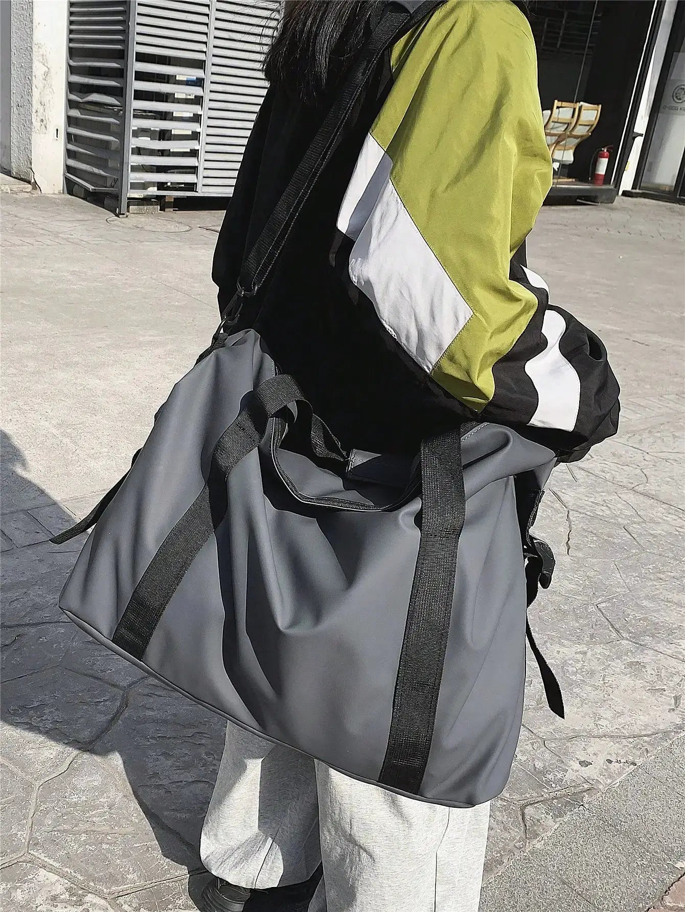 TravelLite Handheld Travel Bag Lightweight Nylon Large Capacity Sports and Fitness Luggage