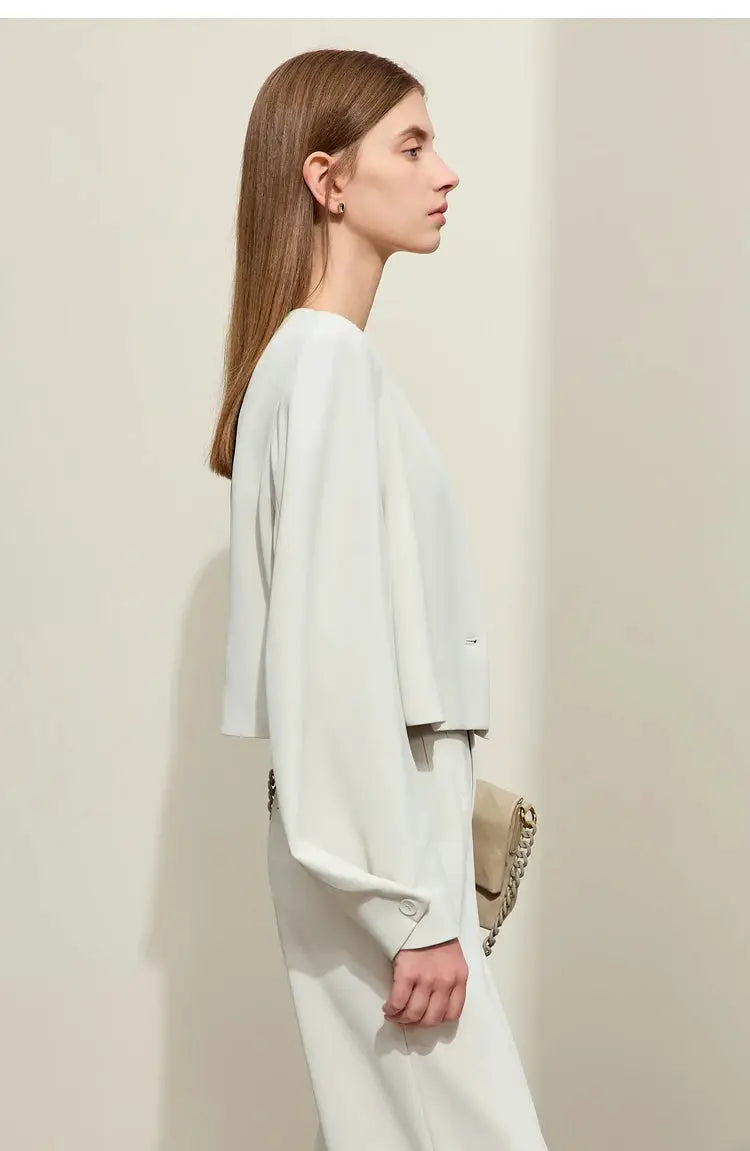 AMII Minimalism two-piece cream short blazer jacket with matching loose-fit pants by Simples Market