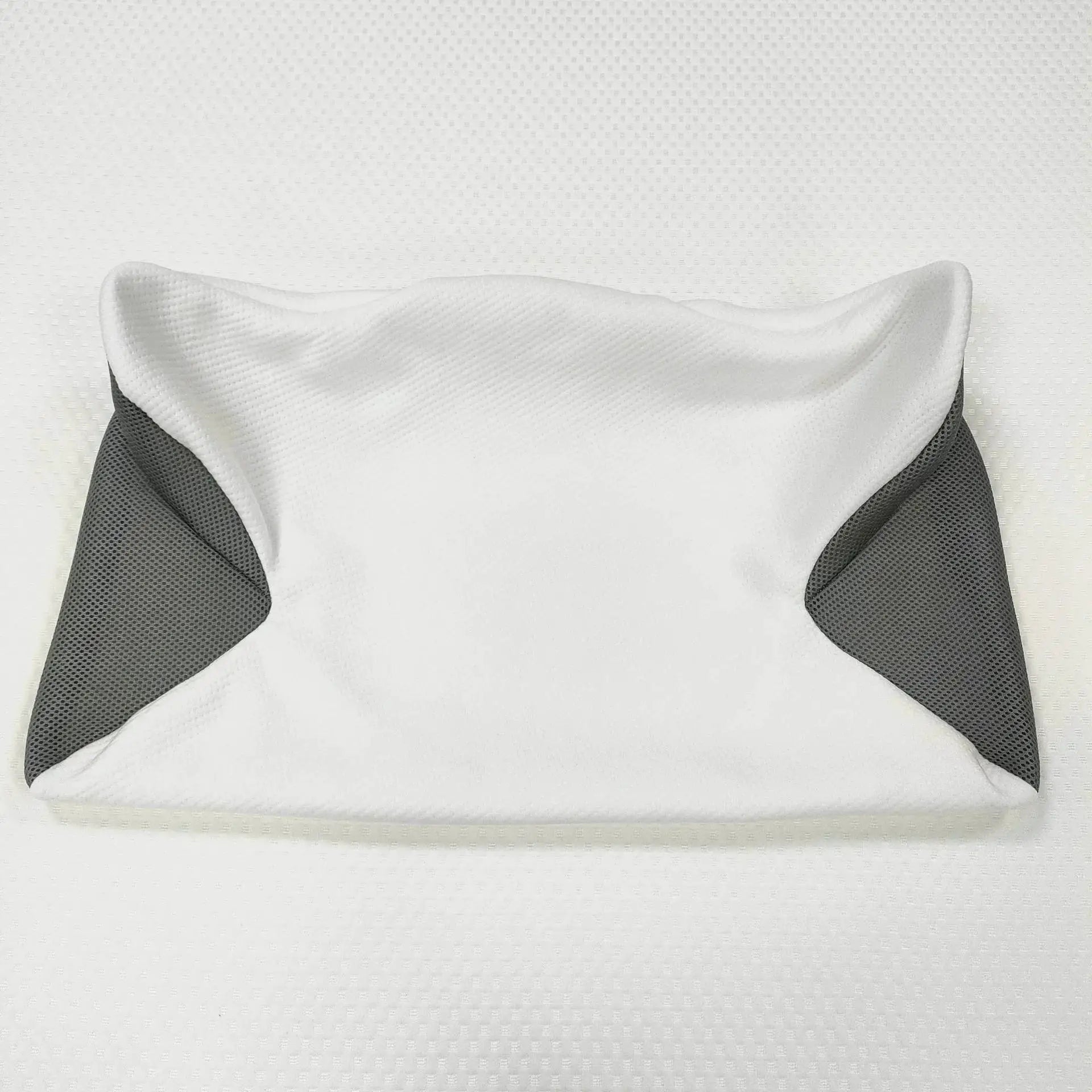 Cervical butterfly pillowcase by Simples Market, white center with gray side panels and breathable fabric.