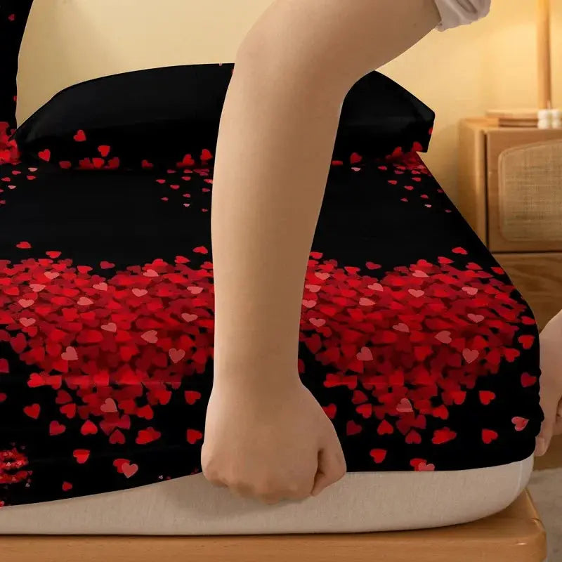 Simples Market 1-piece bedsheet with black frosted background and red heart pattern