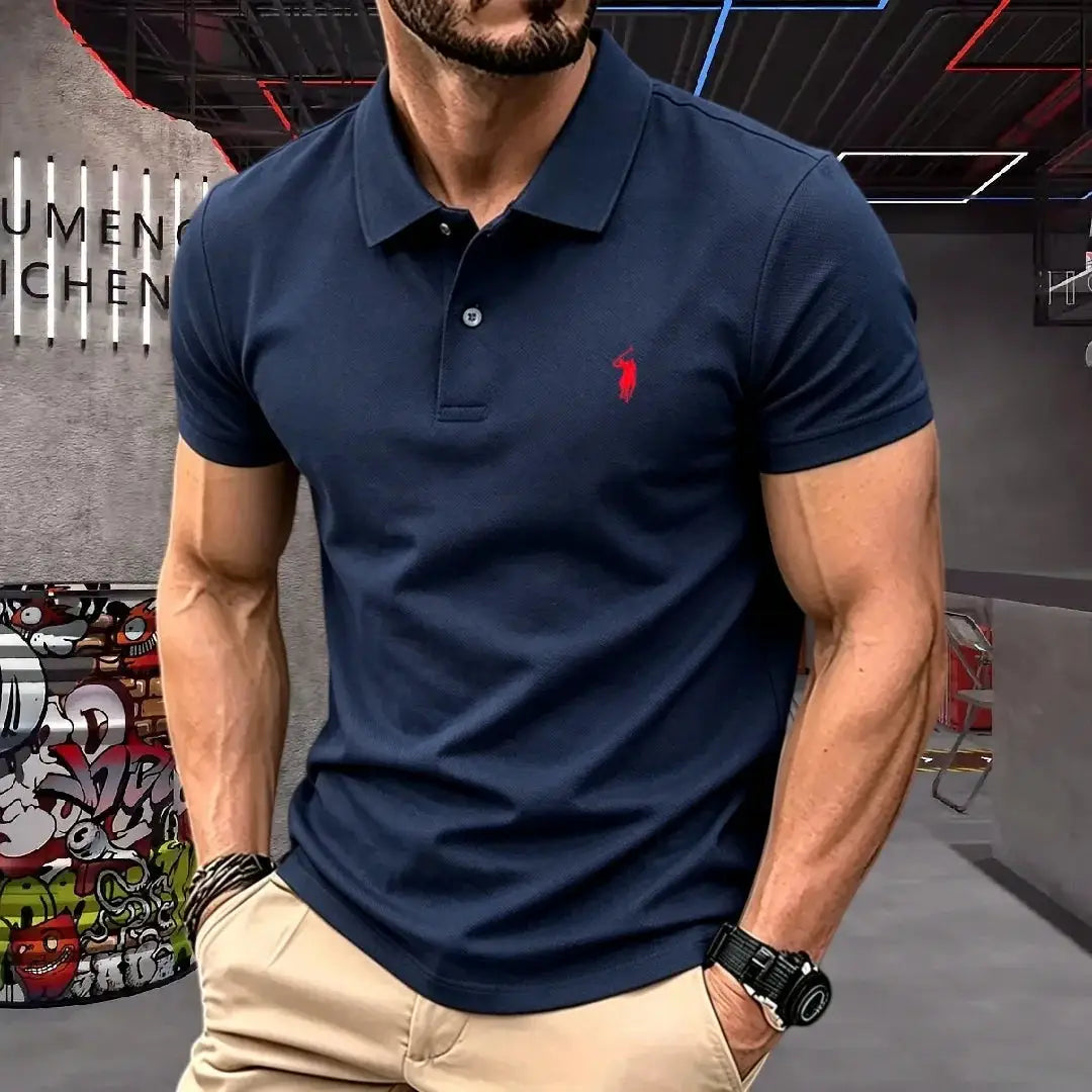 Navy polo shirt with short sleeves, 100% cotton, Simples Market, red pony embroidery.