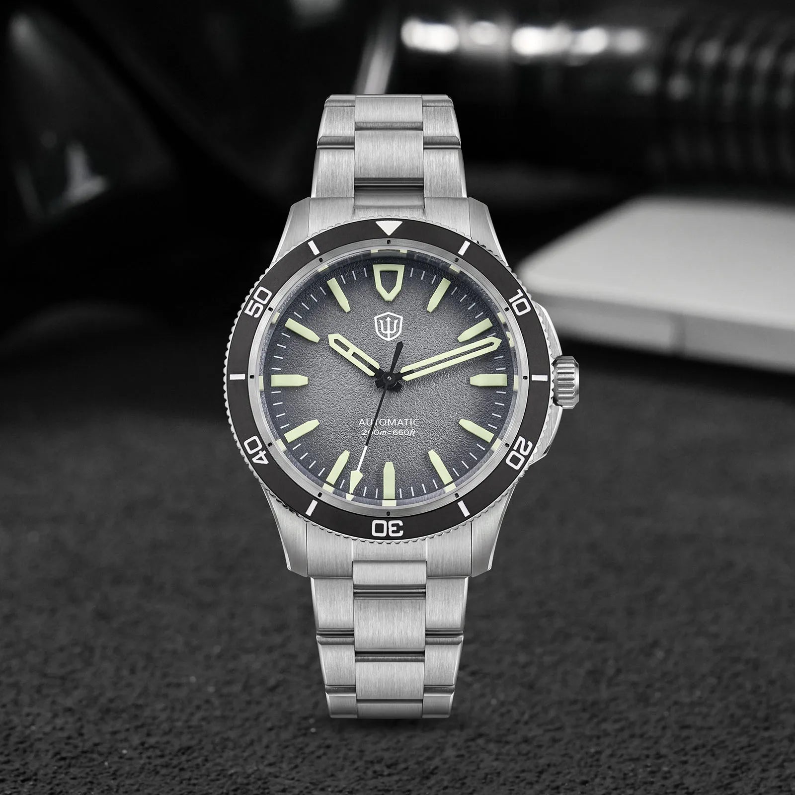 Watchdives Premier WD0019 automatic watch with stainless steel bracelet and luminous green indices, Simples Market.