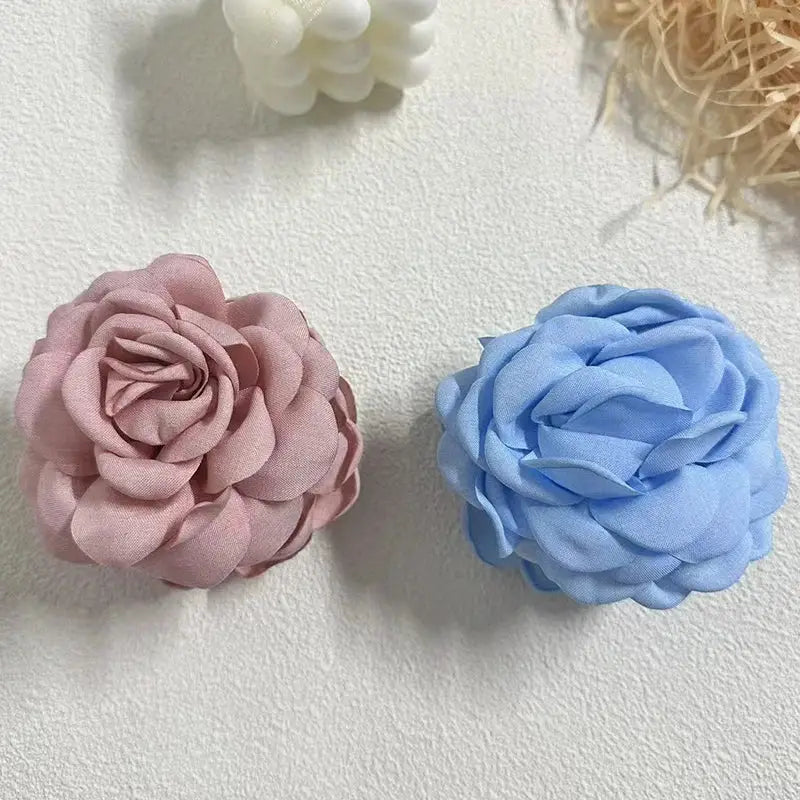 LuxeHair Stereoscopic Rose Hair Clips For Women Sturdy Back Of The Head Shark Clips Fashionable Hair Accessories