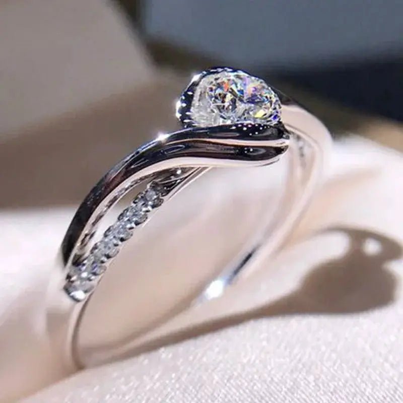 925 Silver Plated Promise Ring With Solitaire Zircon Surrounded By Silk Like Alloy For Bride Engagement Jewelry - Simples Market