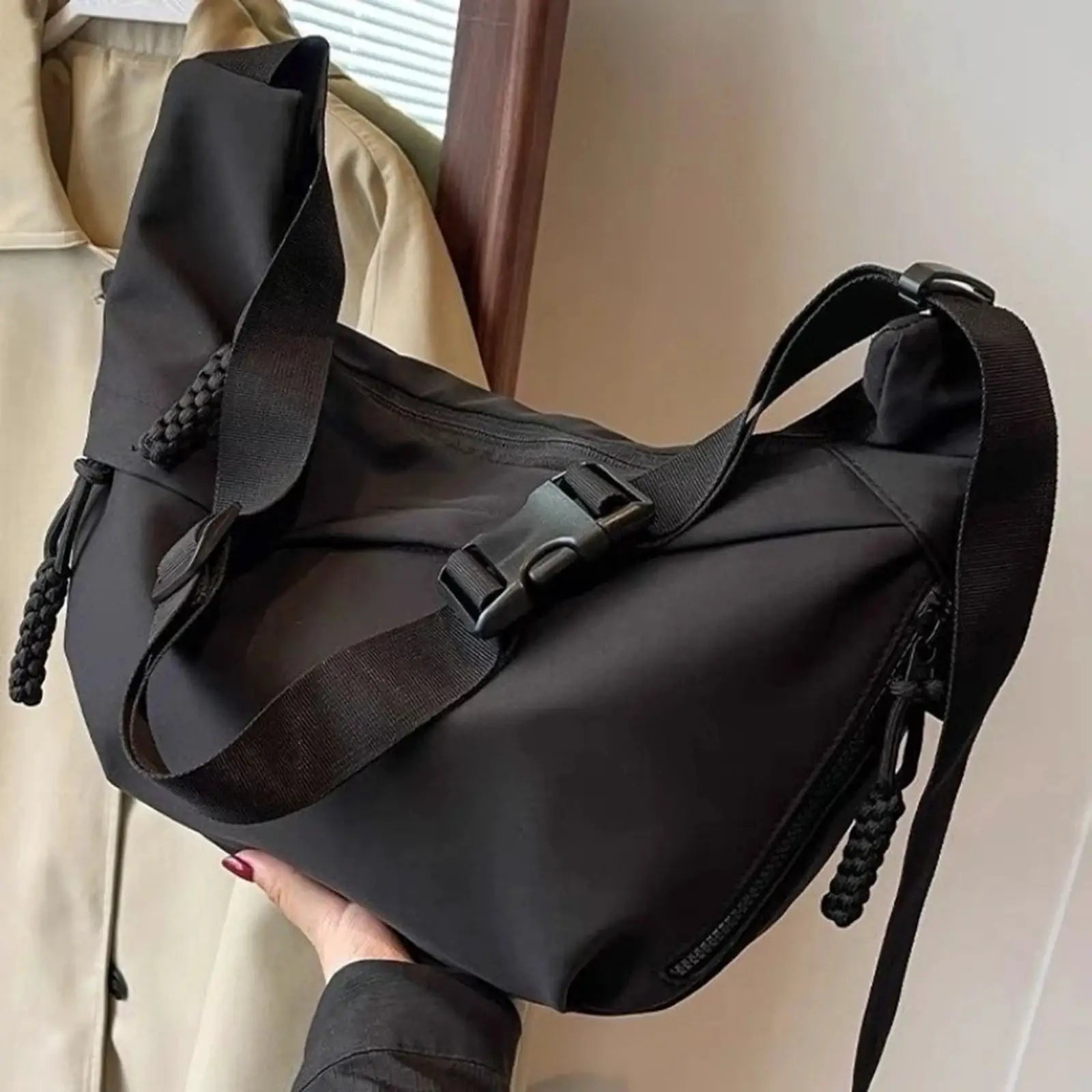 NovaCarry Luxe Single Shoulder Crossbody Bag With Large Capacity For Office Workers And Commuters