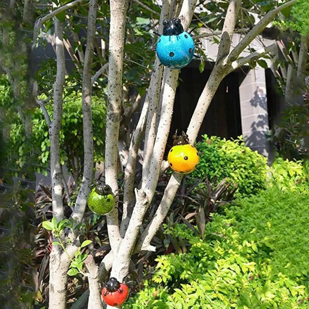 Mini Metal Ladybug Fence Hanger Wall Hanging Ornament For Outdoor Garden Decor Hand Painted Rust Resistant