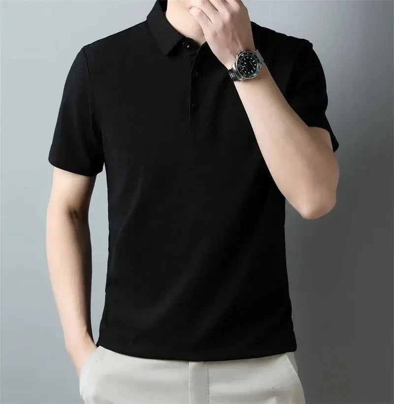 Men's black polo shirt with short sleeves and classic collar by Simples Market