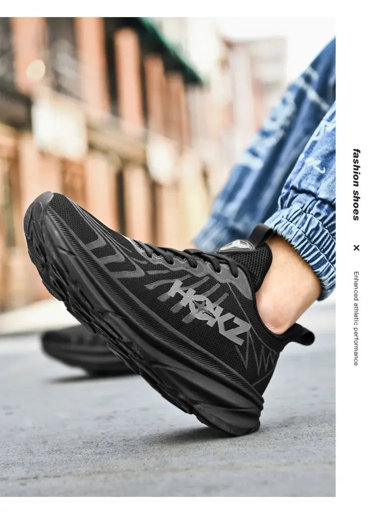 Men's Classic Cushion Running Shoe in black breathable mesh by Simples Market