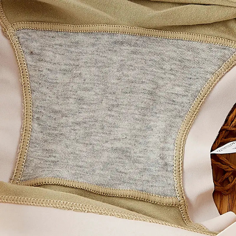 BANNIROU mid-rise seamless women's boyshort panties in beige with gray panel.
