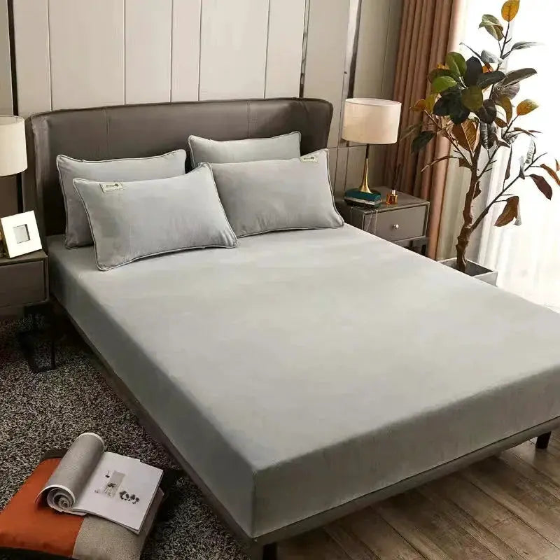 AISIRUI warm winter plush fitted sheet by Simples Market in light gray, elastic coral fleece bed linen for double bed