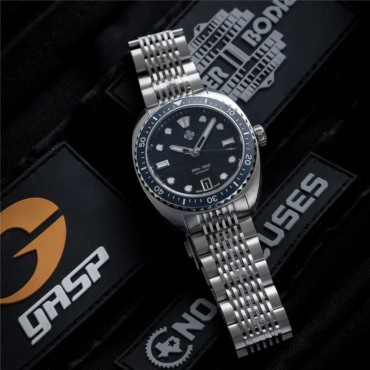 IXDAO IPOSE 2026 men's automatic diving watch with stainless steel bracelet and black dial