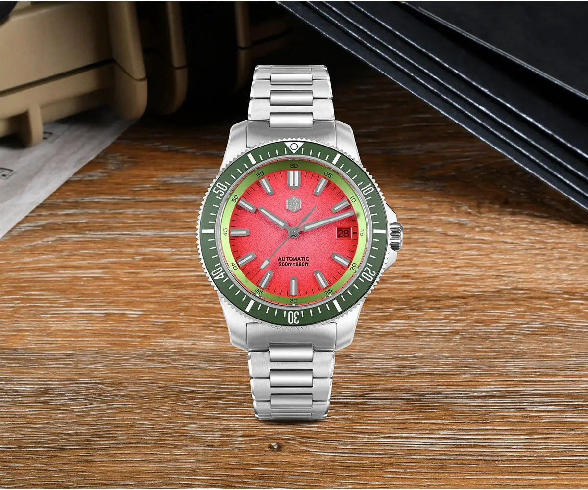 San Martin 40mm dive watch with stainless steel bracelet, red dial, green bezel, NH35 automatic, 200m water resistant