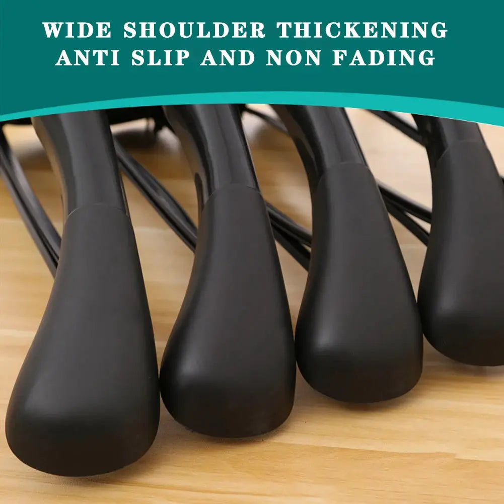 Simples Market 5pc wide-shoulder black plastic clothes hangers