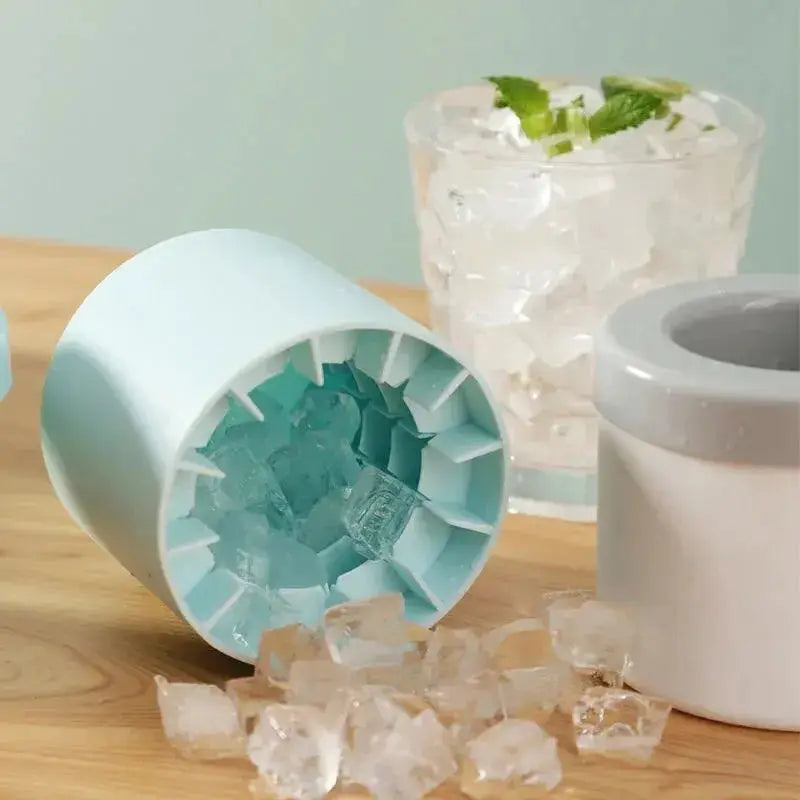 Silicone Round Ice Cube Mold And Ice Bucket Set For DIY Home Barware Refrigerator Ice Maker For Cocktails