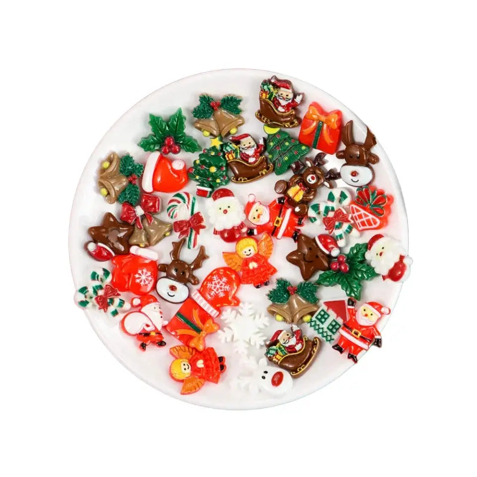 50 Pcs Resin Xmas Flatbacks Santa Snowman Snowflake Holly Tree Mixed Cabochons for Scrapbooking DIY Crafts Hair Jewelry