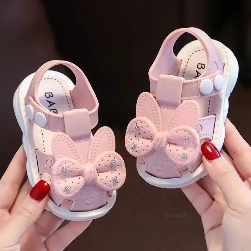 New Summer Outdoor Non Slip Sandals For Girls Featuring Soft Soles And Lightweight Design Perfect For The Beach