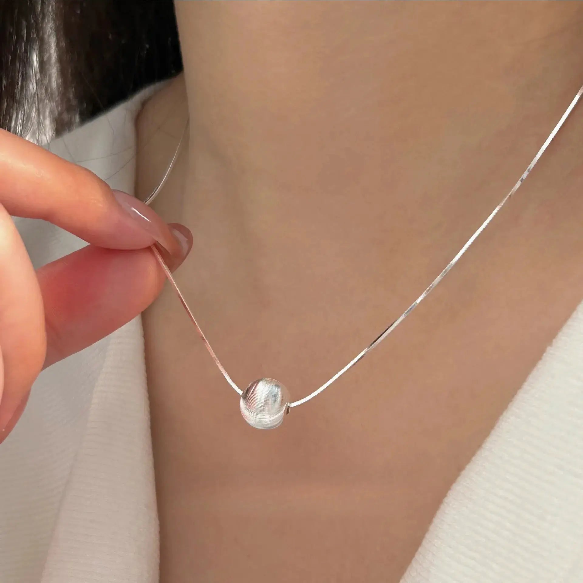 925 Sterling Silver Necklace with ribbed bead pendant for women