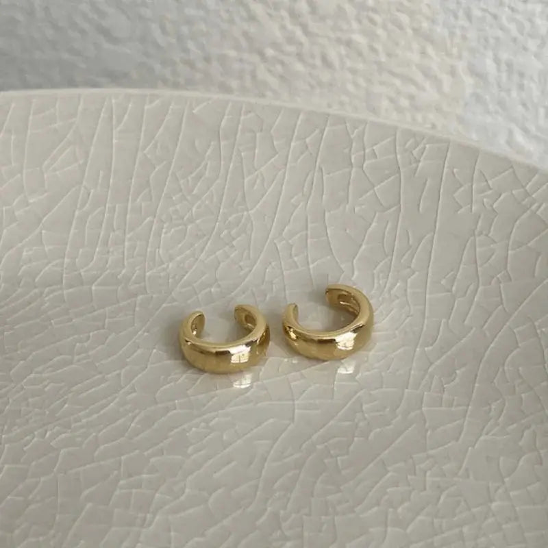 Simples Market gold-tone C-shaped ear cuffs, non-piercing, 2 pcs